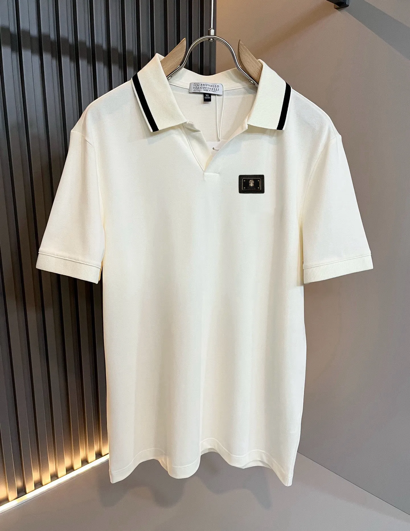 , BC-Brunello Cucineli 2026 Spring and Summer New Arrival men's short-sleeved Polo shirt, a fashionable Versatile item loved by many celebrities! The LOGO on the chest is super nice. Friends who like Classic simplicity must not miss this one! The calm and elegant brand style has always been favored by the upper class! It is also the best choice for fashion items! The upper body is so handsome, highly recommended! ! ! The biggest attraction of this short-sleeved shirt is not only its own brand added value, but also the fact that this short-sleeved shirt is very cost-effective in terms of color matching and material! Customized original exclusive mesh cotton material design! Environmentally friendly washing, customized fabrics, and pre-shrinking treatment ensure a crisp fit. The combed cotton fabric feels super soft and smooth and absorbs sweat! It does not deform after washing, feels comfortable and smooth, and the upper body is soft and comfortable. The classic fashionable lapel design is simple but not complicated, and it is very attractive! Sizes:M-4XL